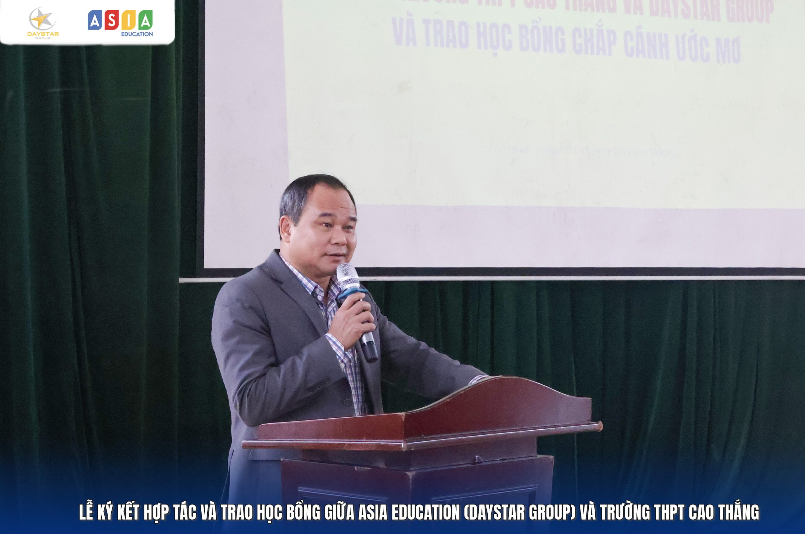 Thầy Hoàng Đức Diễn – Hiệu trưởng Trường THPT Cao Thắng
