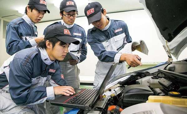 KỸ SƯ Ô TÔ - TOP CÁC NGÀNH HỌC DỄ XIN VIỆC TẠI HÀN SAU KHI TỐT NGHIỆP