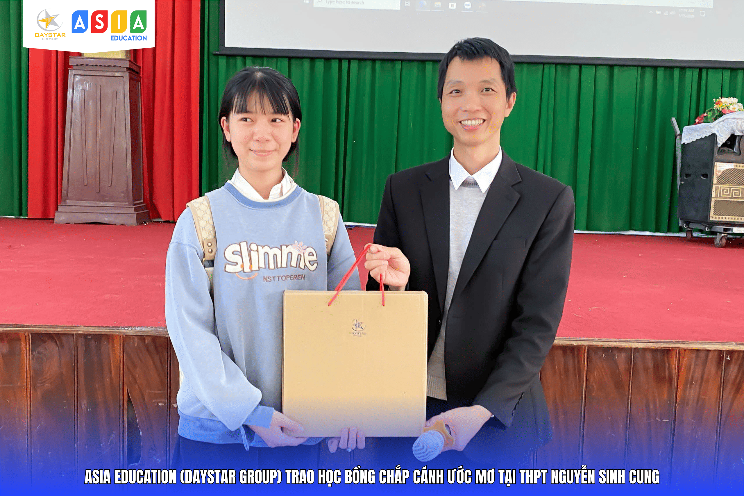 LỄ TRAO HỌC BỔNG “CHẮP CÁNH ƯỚC MƠ” TẠI THPT NGUYỄN SINH CUNG