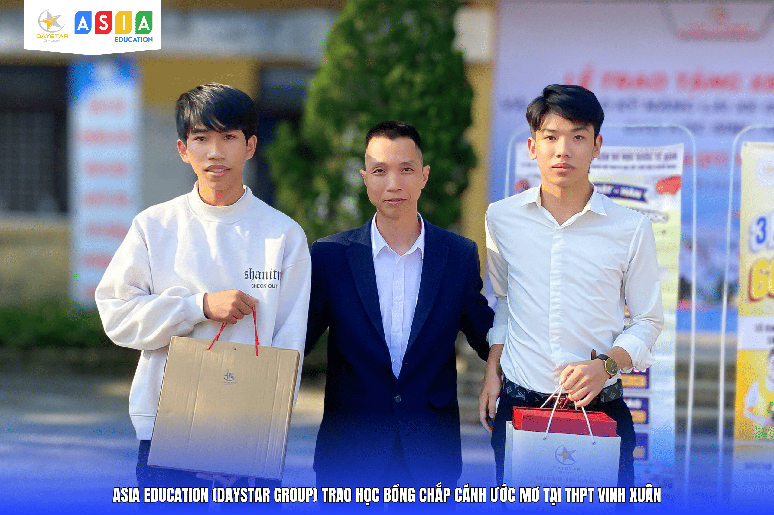 LỄ TRAO HỌC BỔNG “CHẮP CÁNH ƯỚC MƠ” TẠI THPT VINH XUÂN
