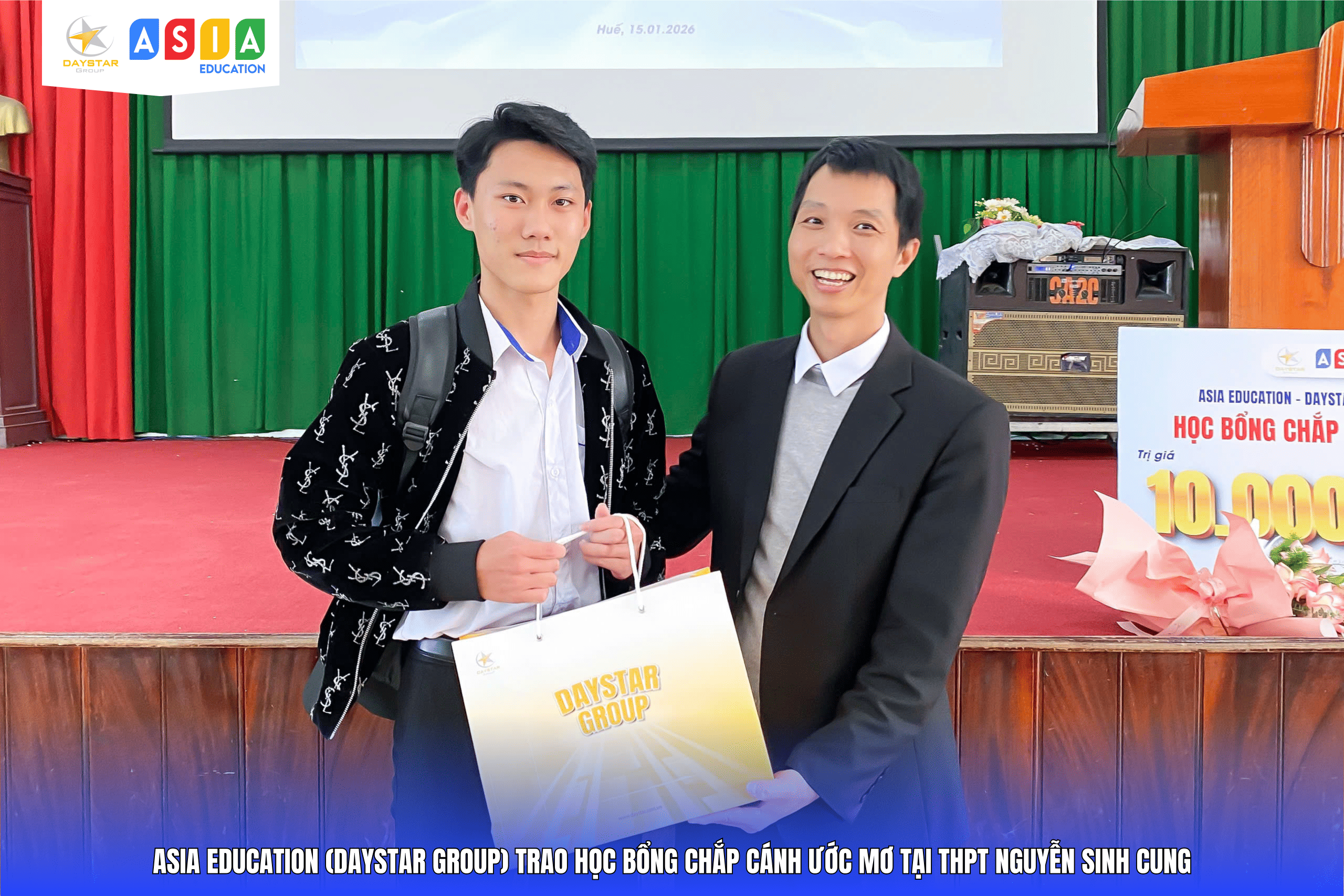 LỄ TRAO HỌC BỔNG “CHẮP CÁNH ƯỚC MƠ” TẠI THPT NGUYỄN SINH CUNG