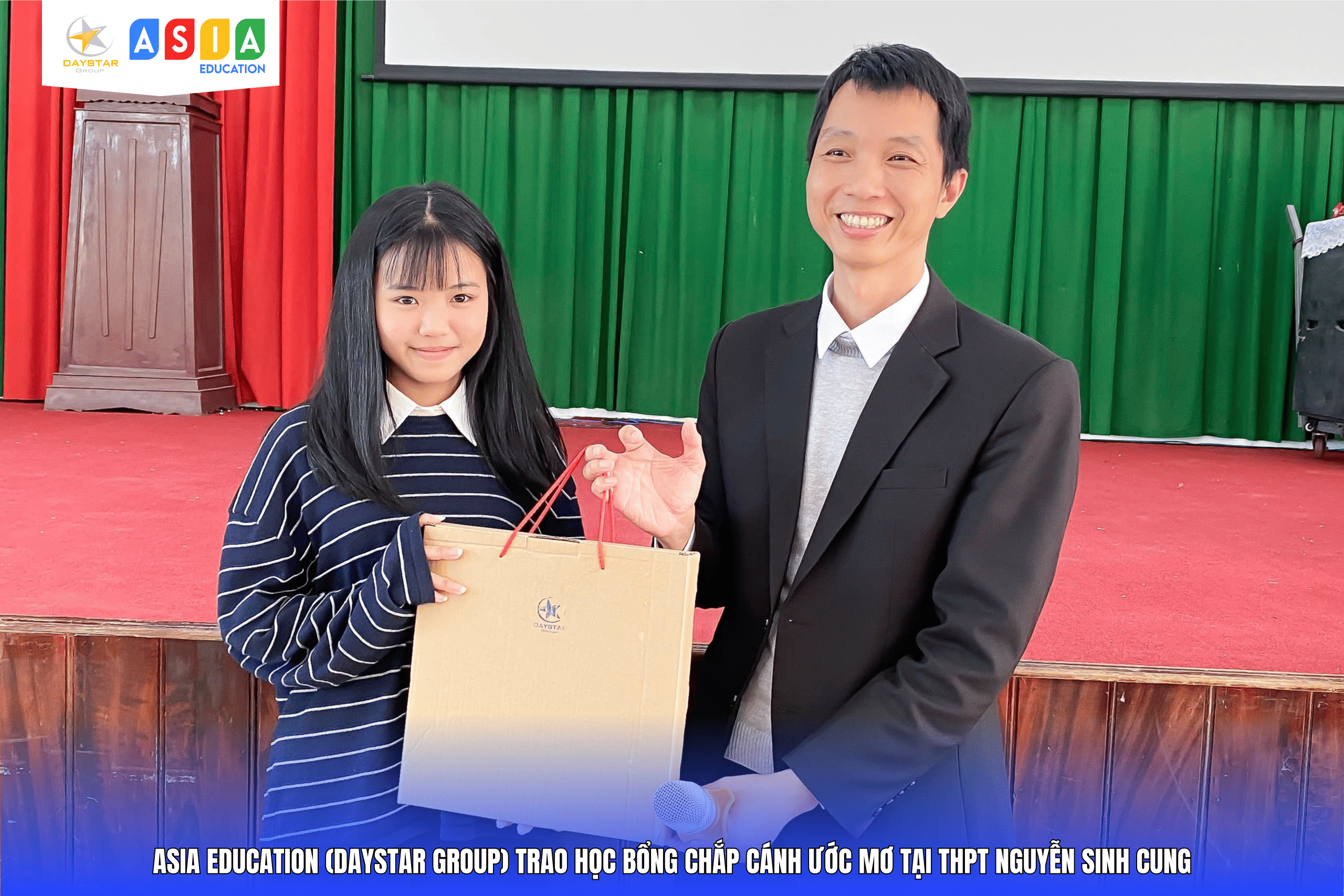 LỄ TRAO HỌC BỔNG “CHẮP CÁNH ƯỚC MƠ” TẠI THPT NGUYỄN SINH CUNG