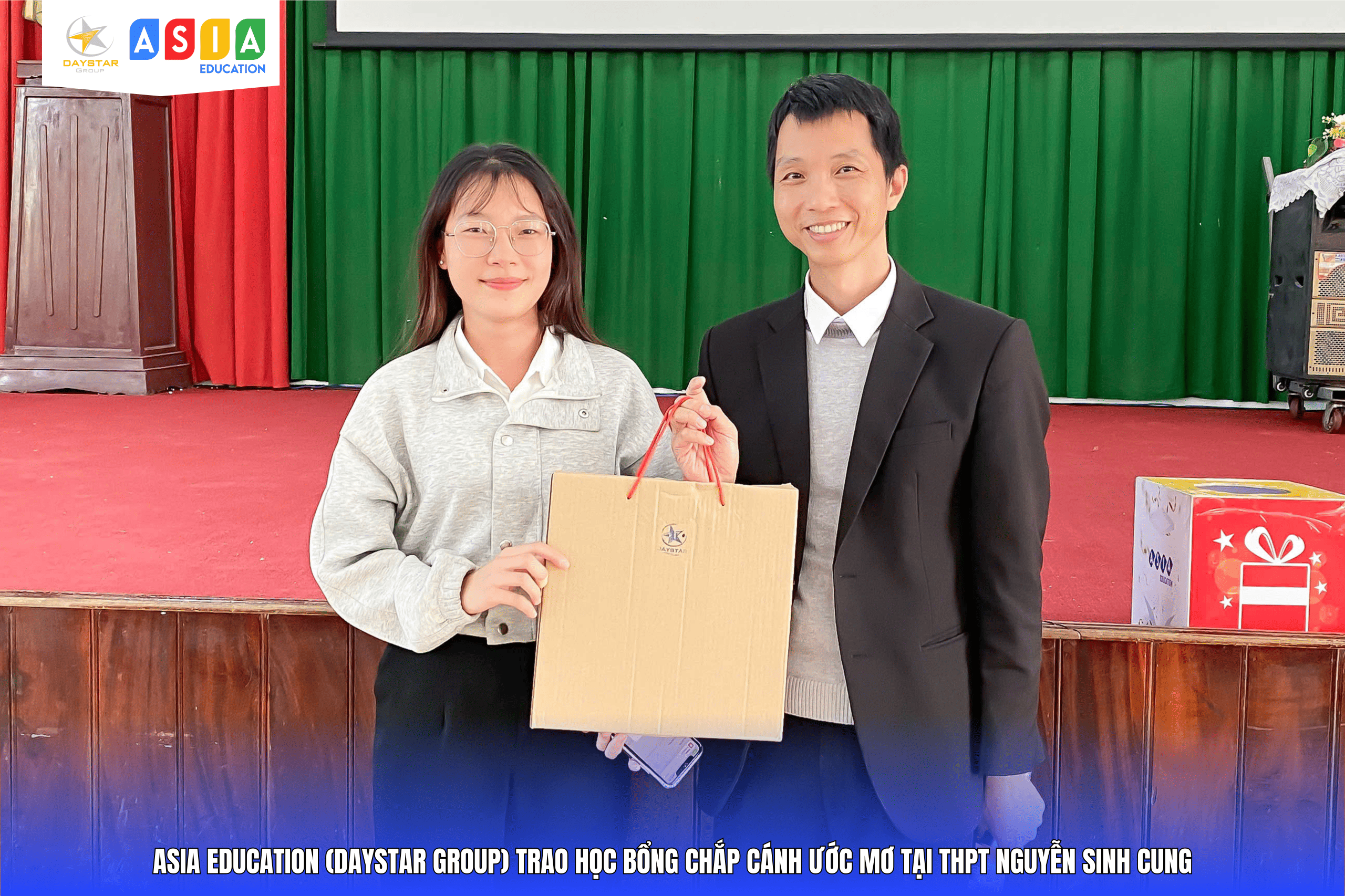 LỄ TRAO HỌC BỔNG “CHẮP CÁNH ƯỚC MƠ” TẠI THPT NGUYỄN SINH CUNG