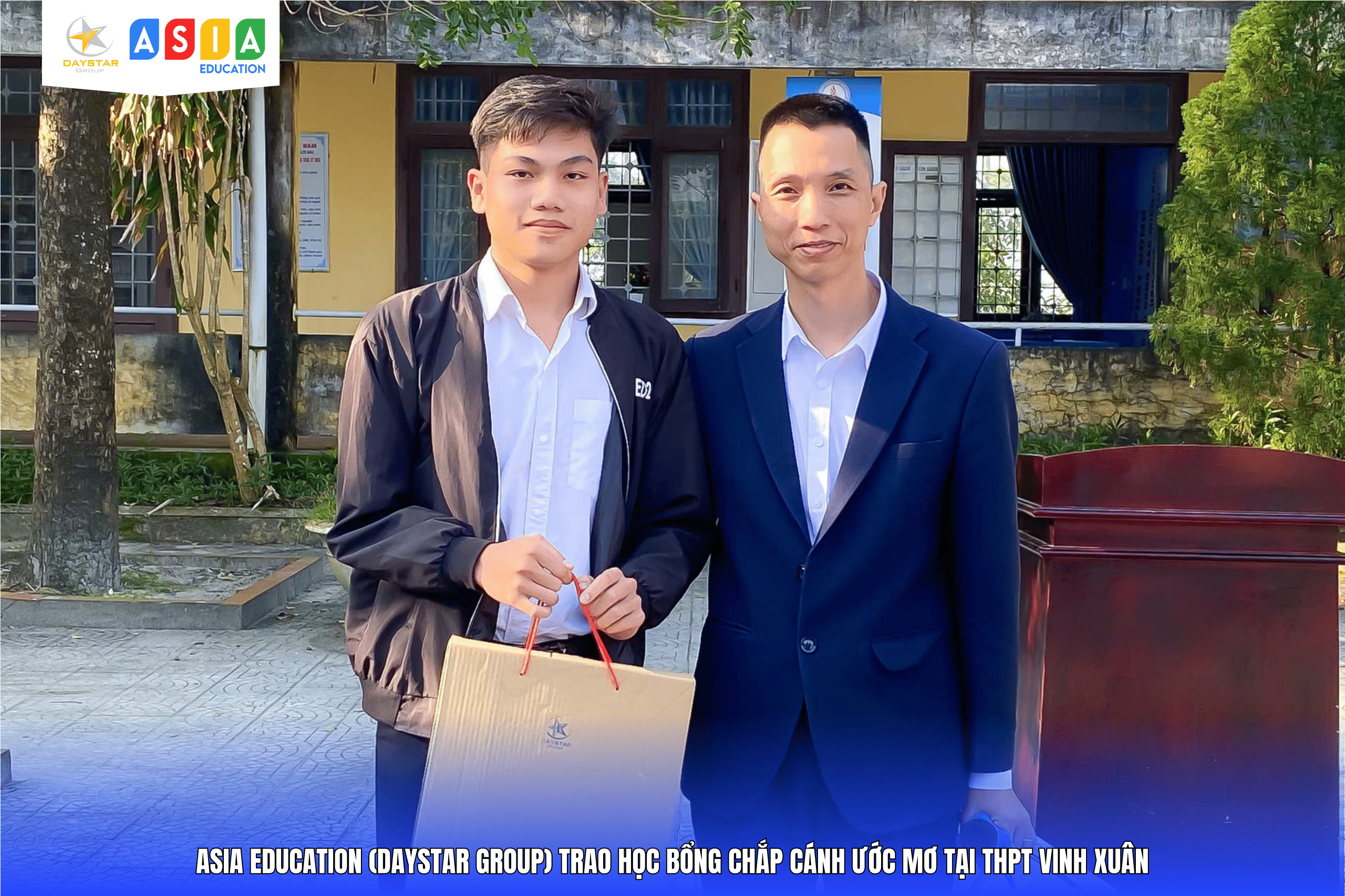 LỄ TRAO HỌC BỔNG “CHẮP CÁNH ƯỚC MƠ” TẠI THPT VINH XUÂN