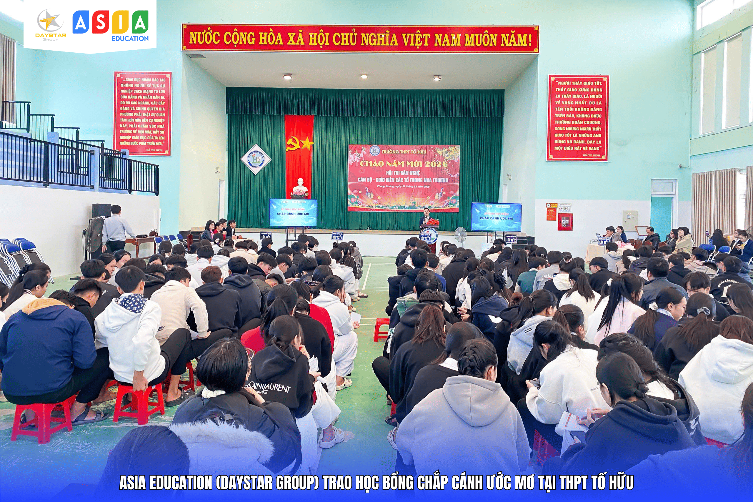 LỄ TRAO HỌC BỔNG “CHẮP CÁNH ƯỚC MƠ” TẠI THPT TỐ HỮU