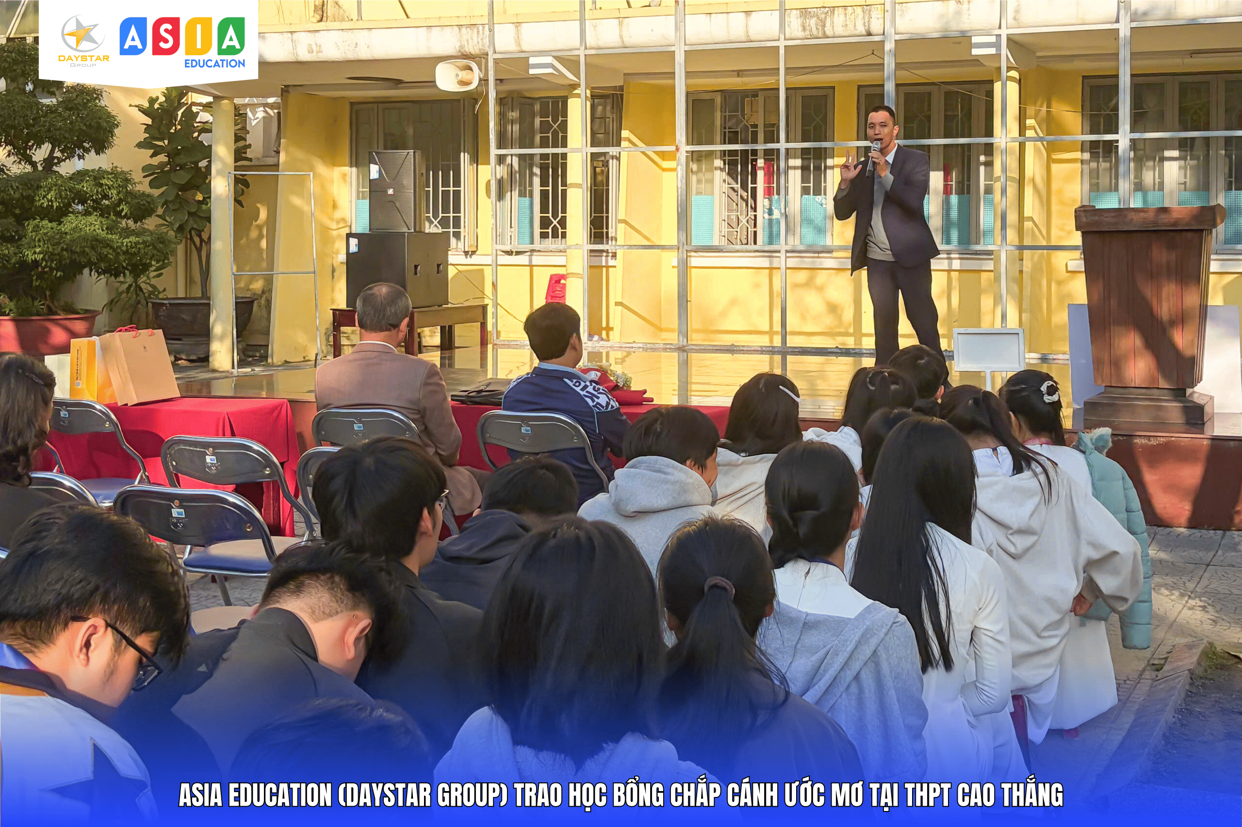 LỄ TRAO HỌC BỔNG “CHẮP CÁNH ƯỚC MƠ” TẠI THPT CAO THẮNG