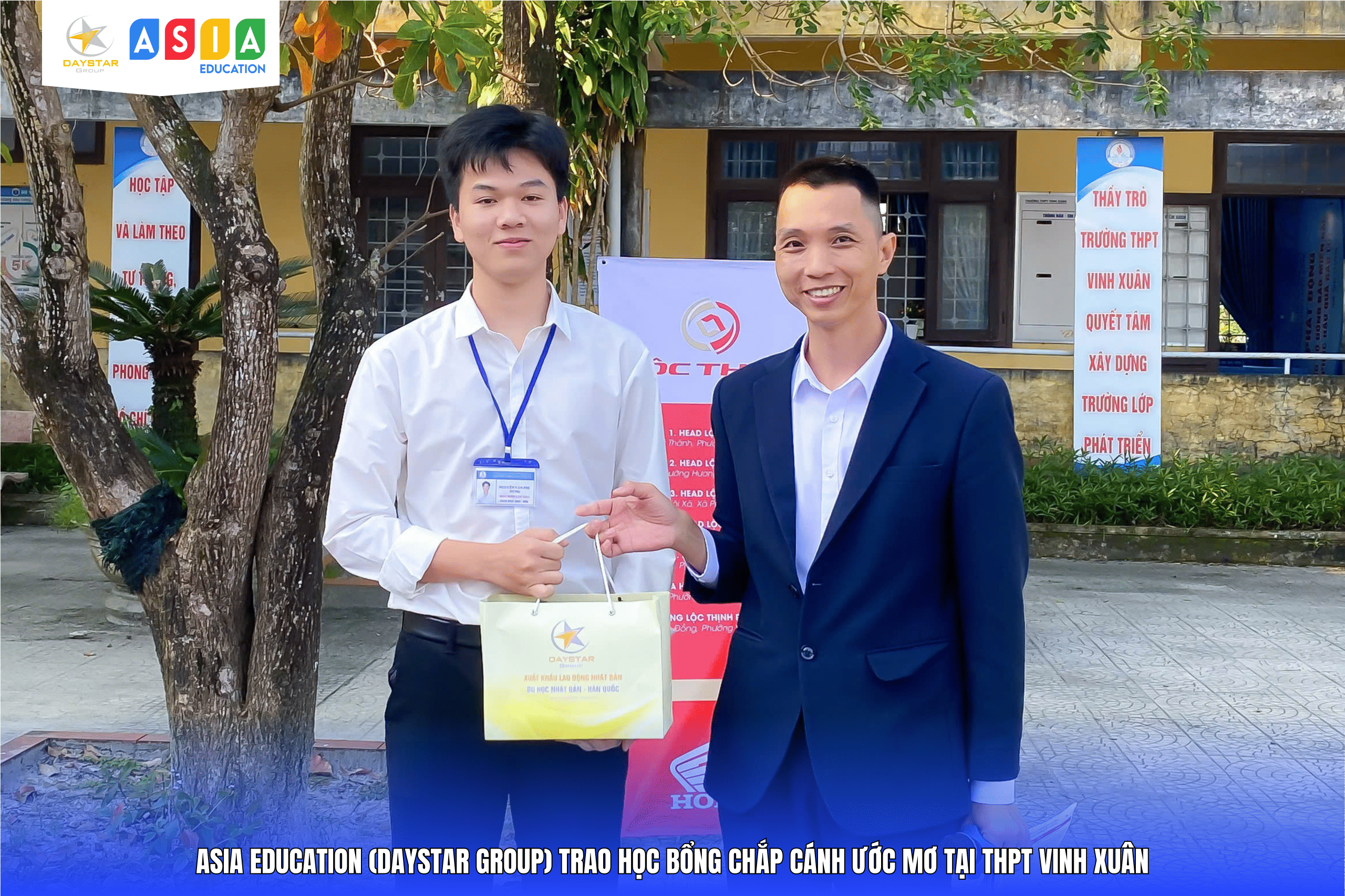 LỄ TRAO HỌC BỔNG “CHẮP CÁNH ƯỚC MƠ” TẠI THPT VINH XUÂN