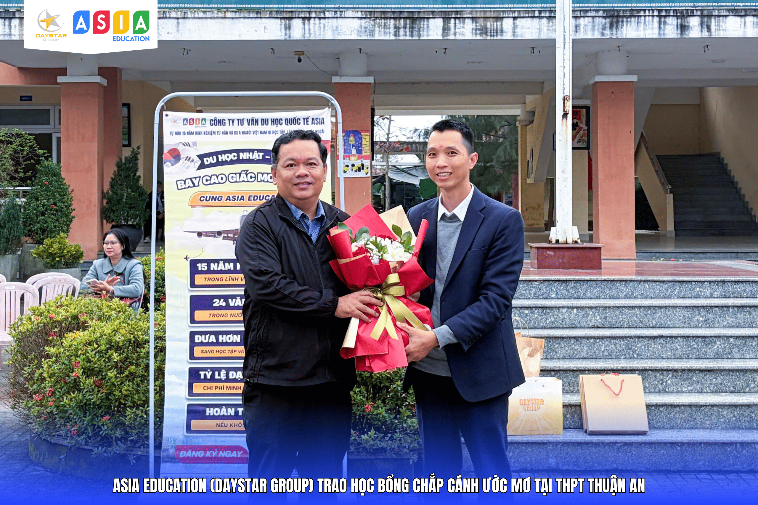 LỄ TRAO HỌC BỔNG “CHẮP CÁNH ƯỚC MƠ” TẠI THPT THUẬN AN
