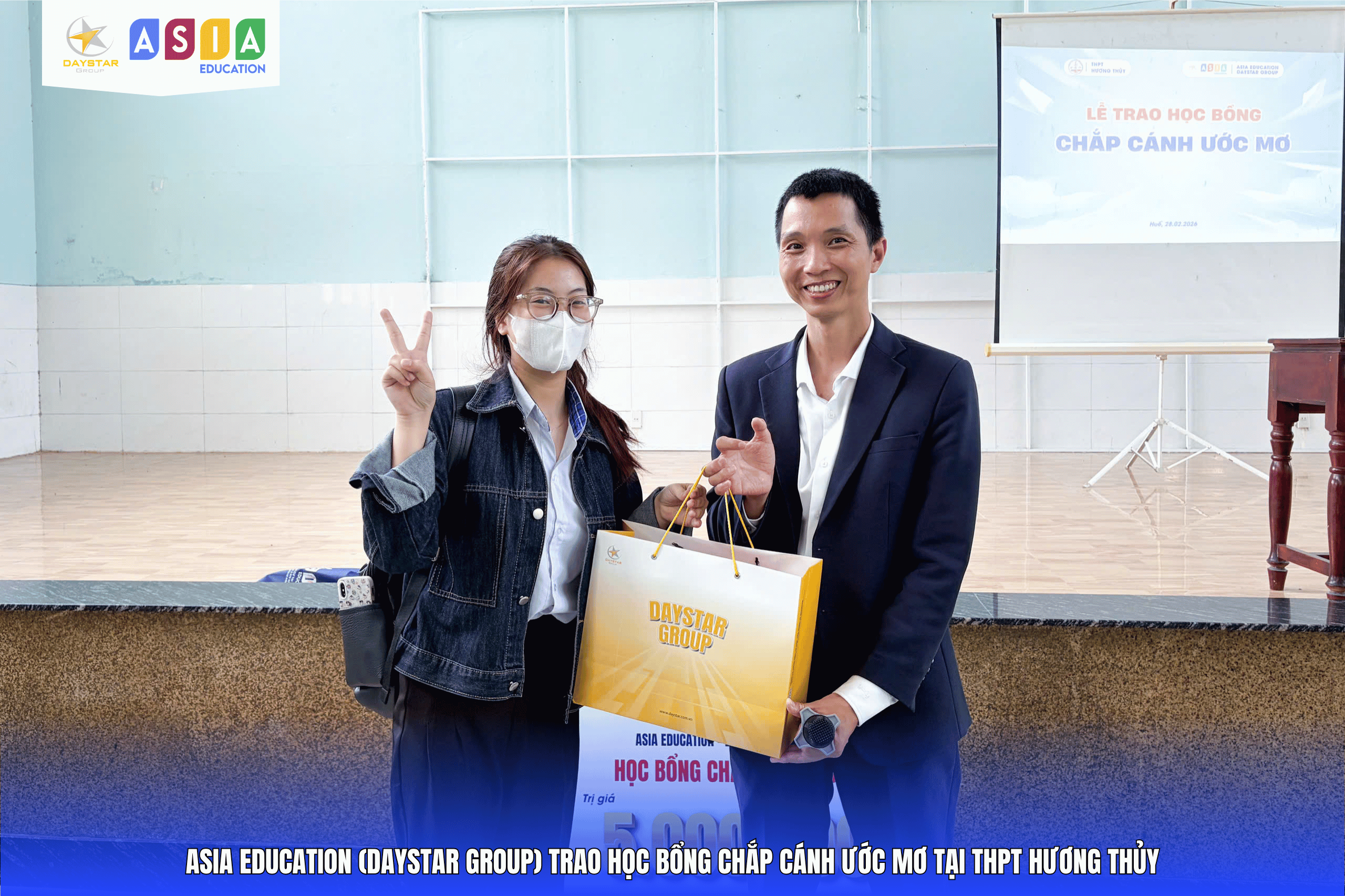 LỄ TRAO HỌC BỔNG “CHẮP CÁNH ƯỚC MƠ” TẠI THPT HƯƠNG THỦY