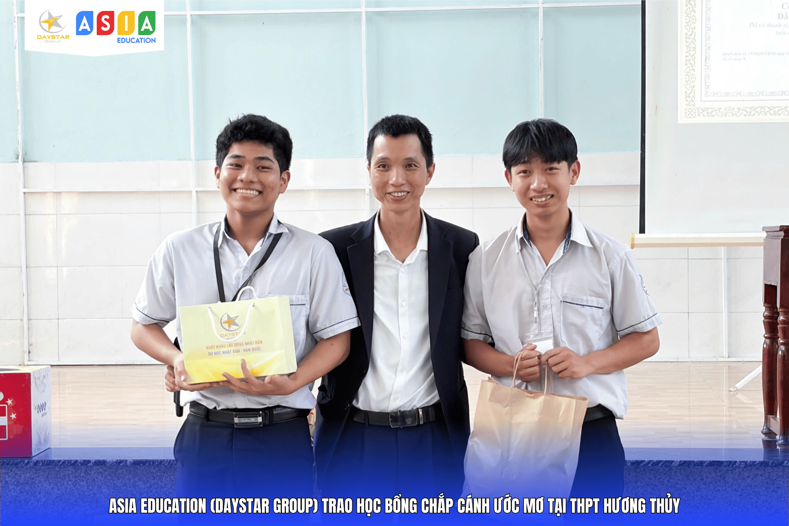 LỄ TRAO HỌC BỔNG “CHẮP CÁNH ƯỚC MƠ” TẠI THPT HƯƠNG THỦY