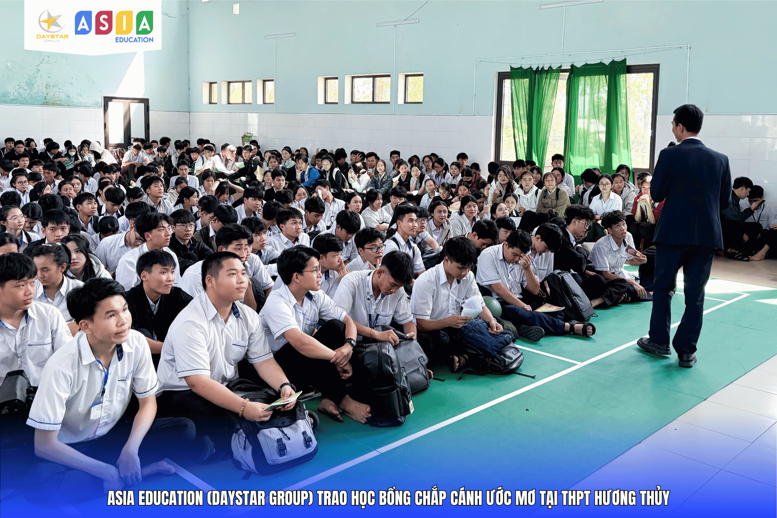 LỄ TRAO HỌC BỔNG “CHẮP CÁNH ƯỚC MƠ” TẠI THPT HƯƠNG THỦY