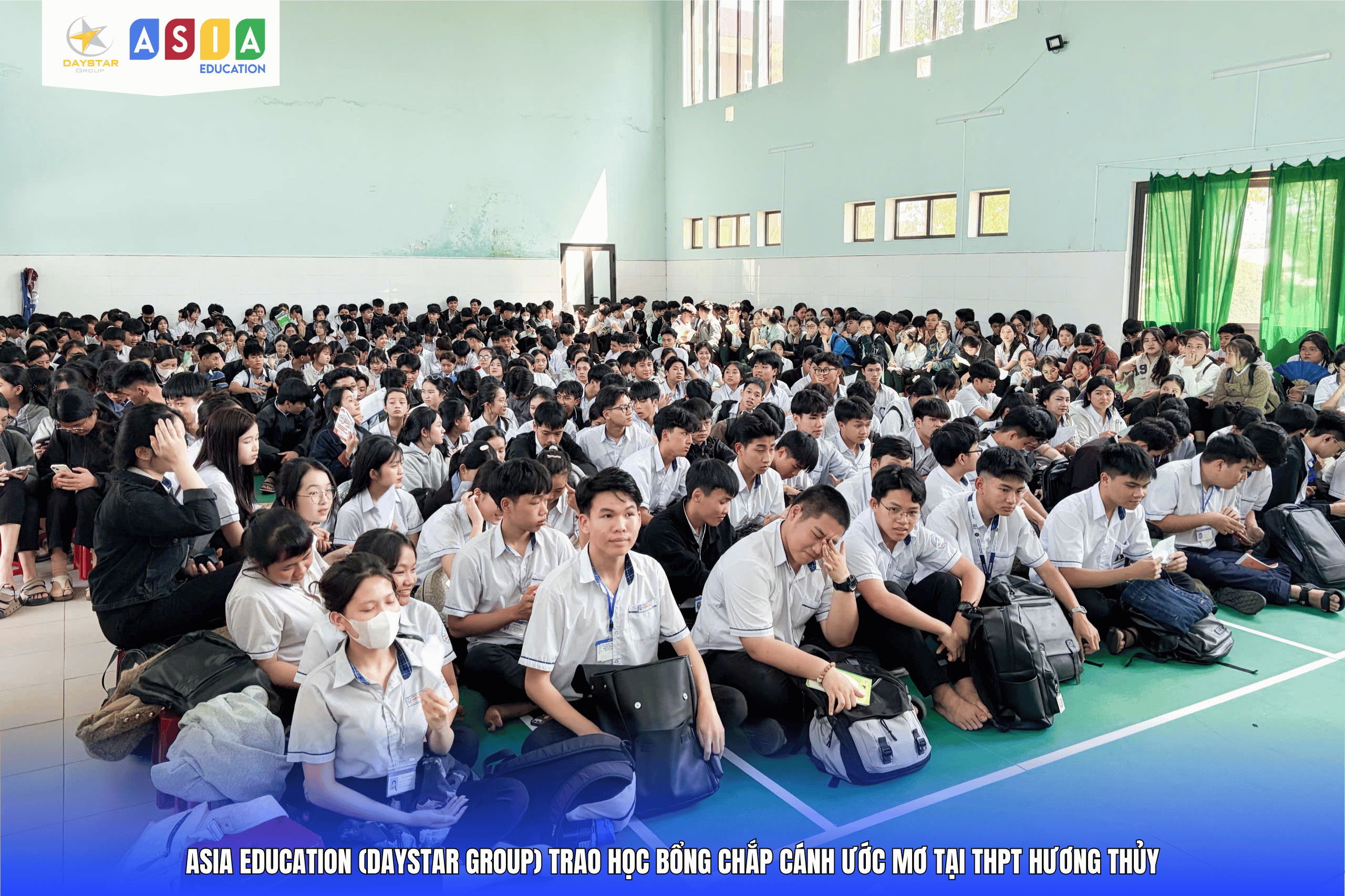 LỄ TRAO HỌC BỔNG “CHẮP CÁNH ƯỚC MƠ” TẠI THPT HƯƠNG THỦY
