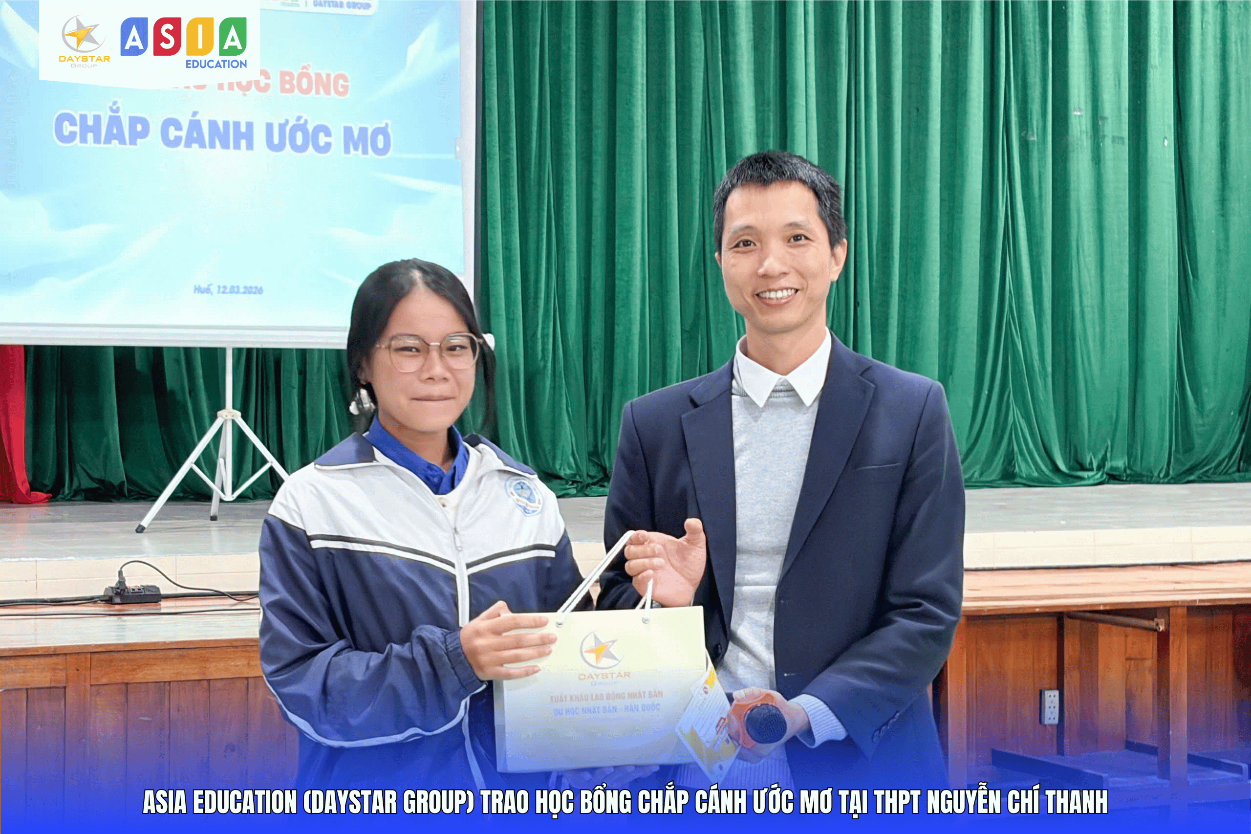 LỄ TRAO HỌC BỔNG “CHẮP CÁNH ƯỚC MƠ” TẠI THPT NGUYỄN CHÍ THANH