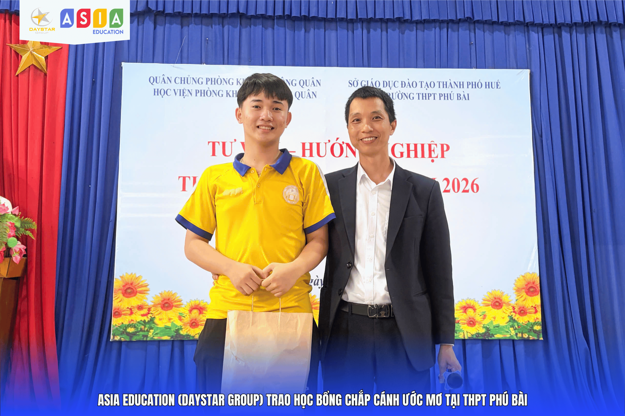 LỄ TRAO HỌC BỔNG CHẮP CÁNH ƯỚC MƠ TẠI THPT PHÚ BÀI