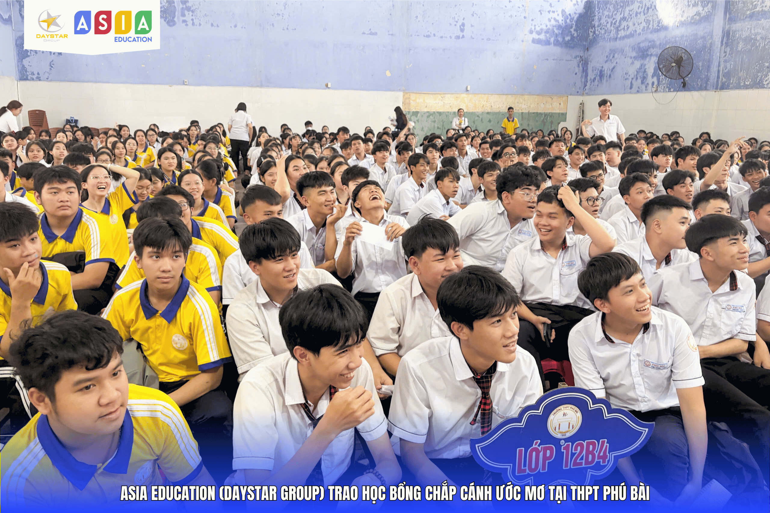 LỄ TRAO HỌC BỔNG CHẮP CÁNH ƯỚC MƠ TẠI THPT PHÚ BÀI