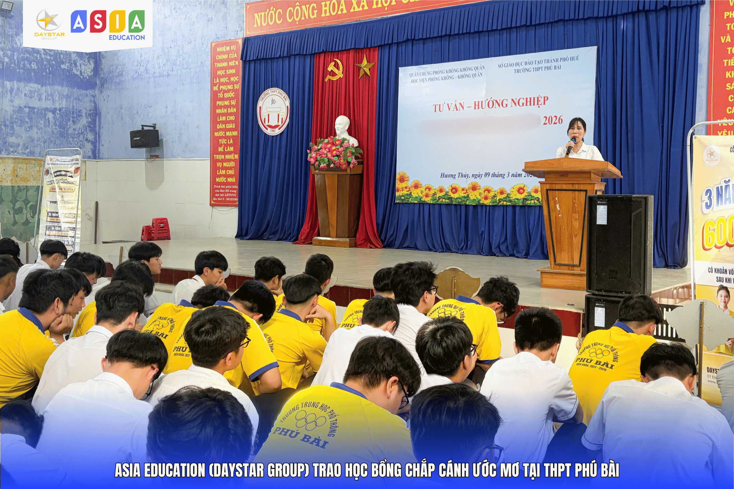 LỄ TRAO HỌC BỔNG CHẮP CÁNH ƯỚC MƠ TẠI THPT PHÚ BÀI
