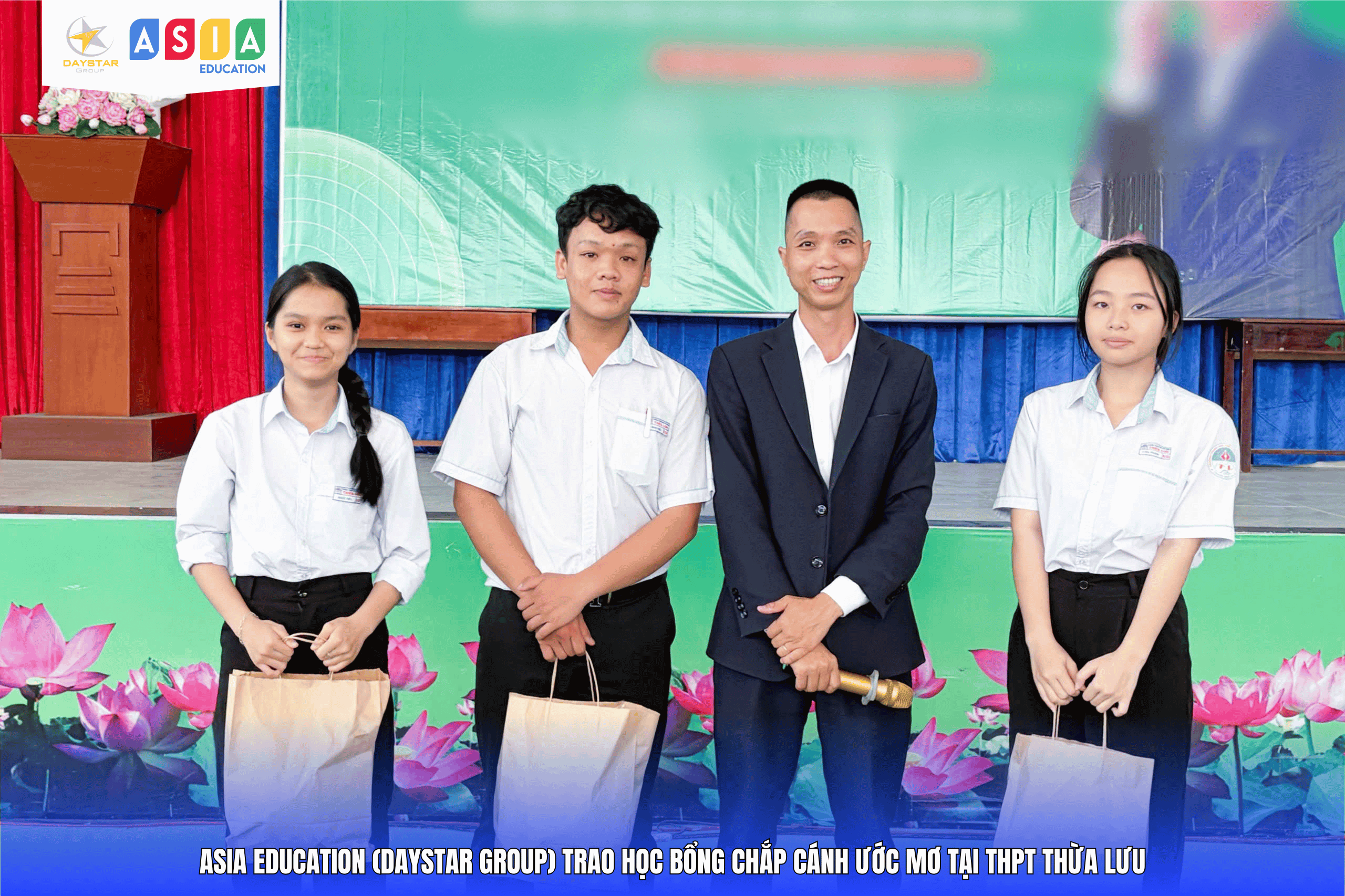 LỄ TRAO HỌC BỔNG “CHẮP CÁNH ƯỚC MƠ” TẠI THPT THỪA LƯU