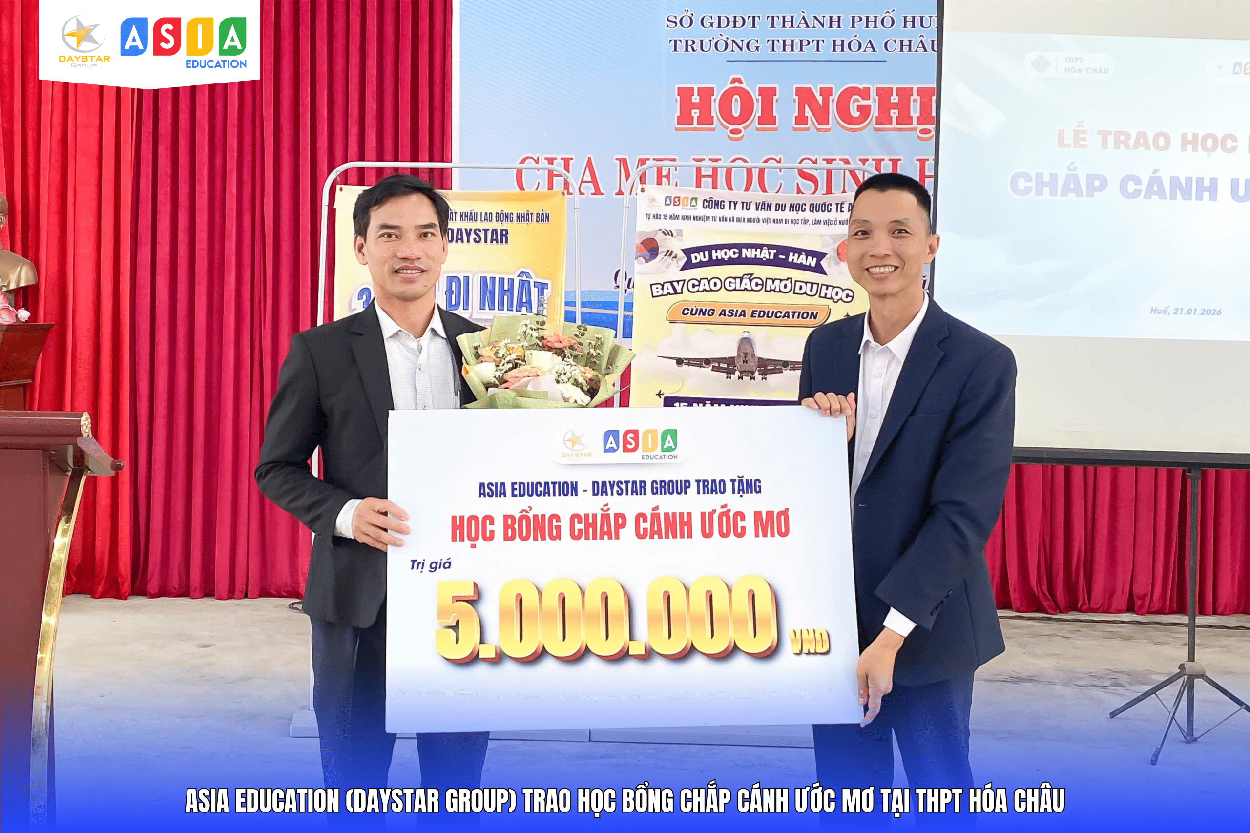 LỄ TRAO HỌC BỔNG “CHẮP CÁNH ƯỚC MƠ” TẠI THPT HÓA CHÂU